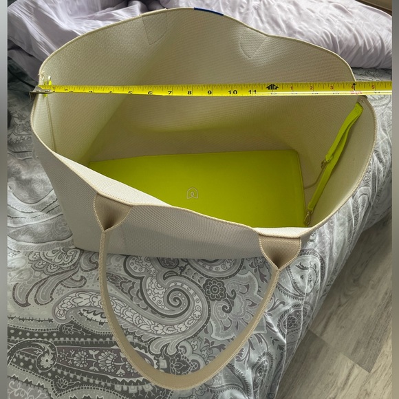 Rothy's The Large Lightweight Tote Cream Neon Green Handle Machine Washable - Picture 13 of 16